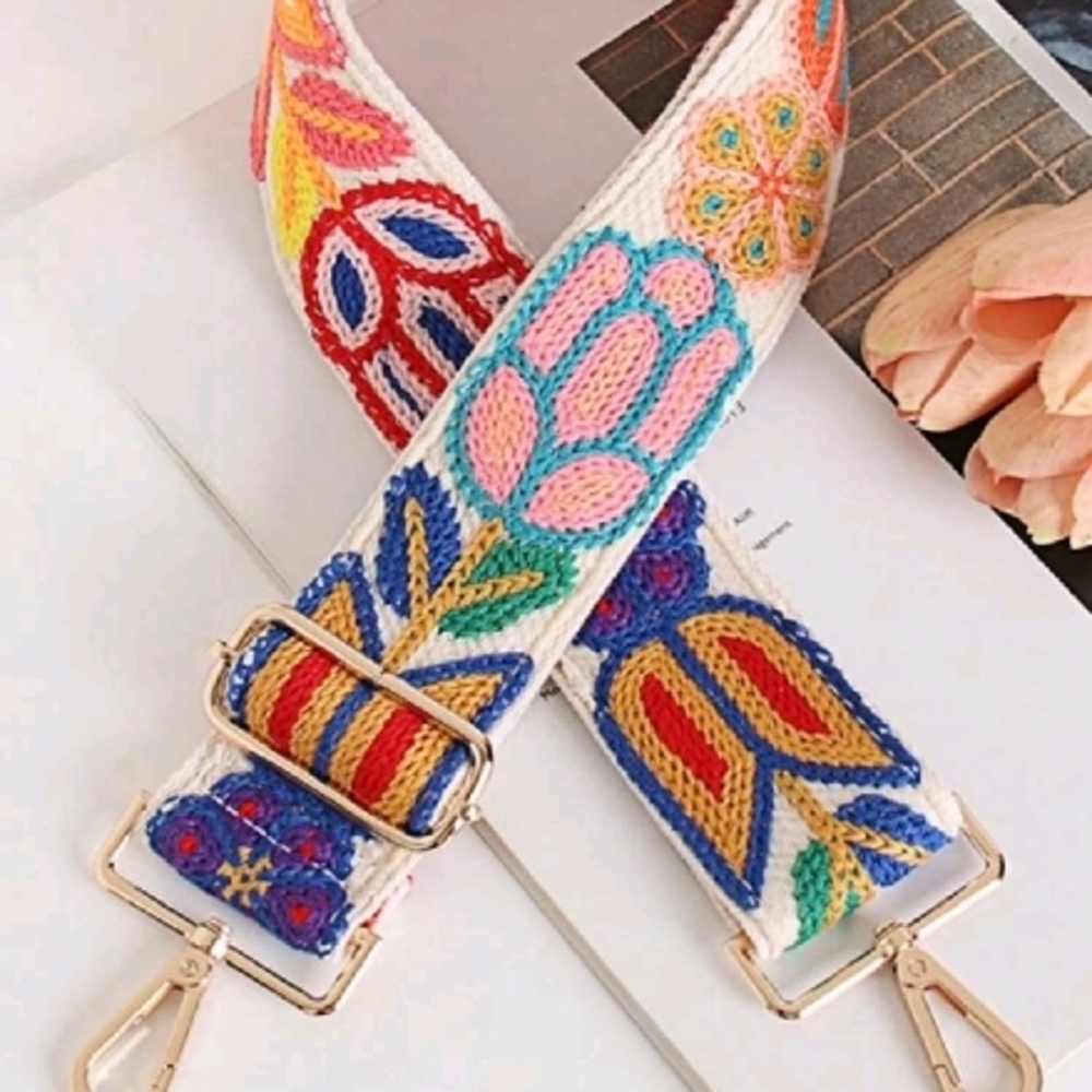 NWT Colorful Embroidered Bag guitar style Strap - Picture 2 of 4